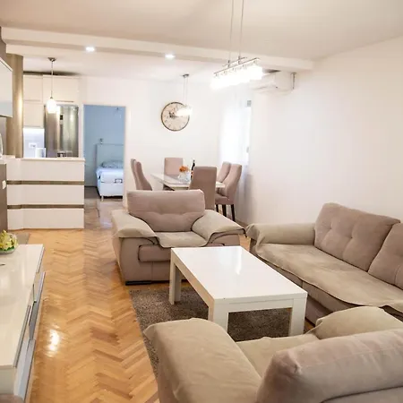 Lux Family Kruna Apartment