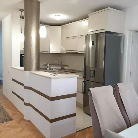 Lux Family Kruna * Mostar